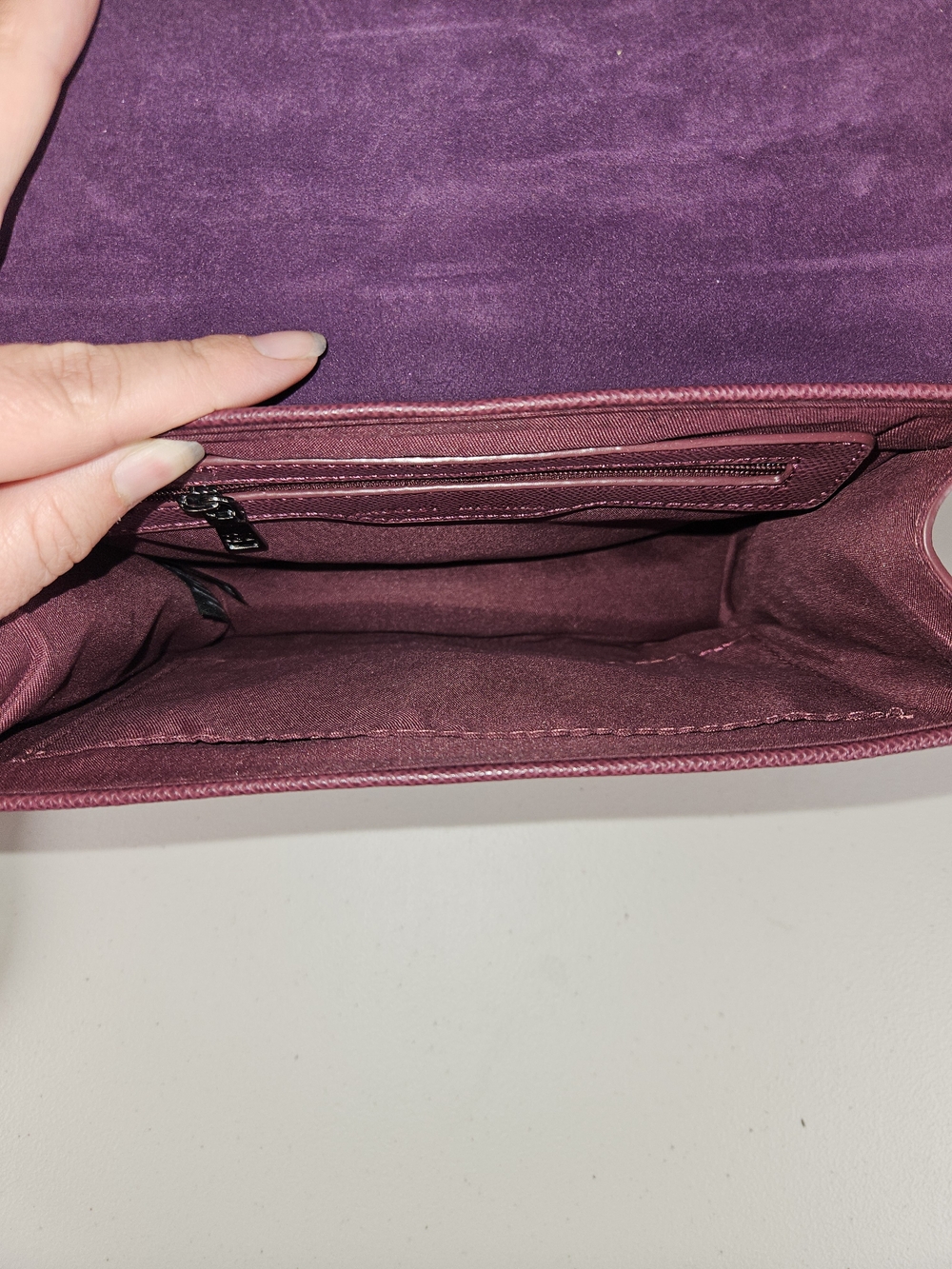 NWT Badgley Mischka Crossbody With Big Chain Plum Studs In The Cover W Letter Lk - Picture 12 of 16